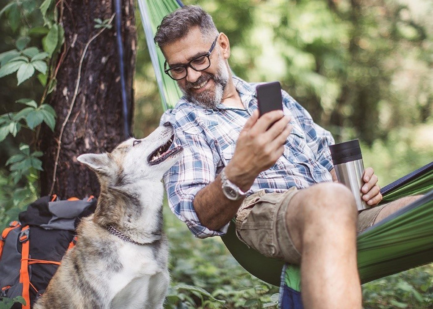 MOBILE BANKING FEATURES AND BENEFITS visual data 3